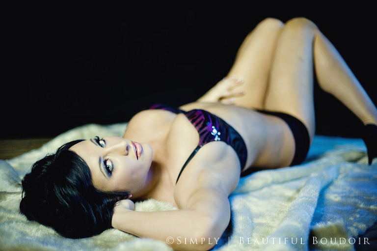 https://simplybeautifulboudoir.com/wp-content/uploads/2010/04/Philadelphia-Boudoir-Photographer-4(pp_w768_h511).jpg